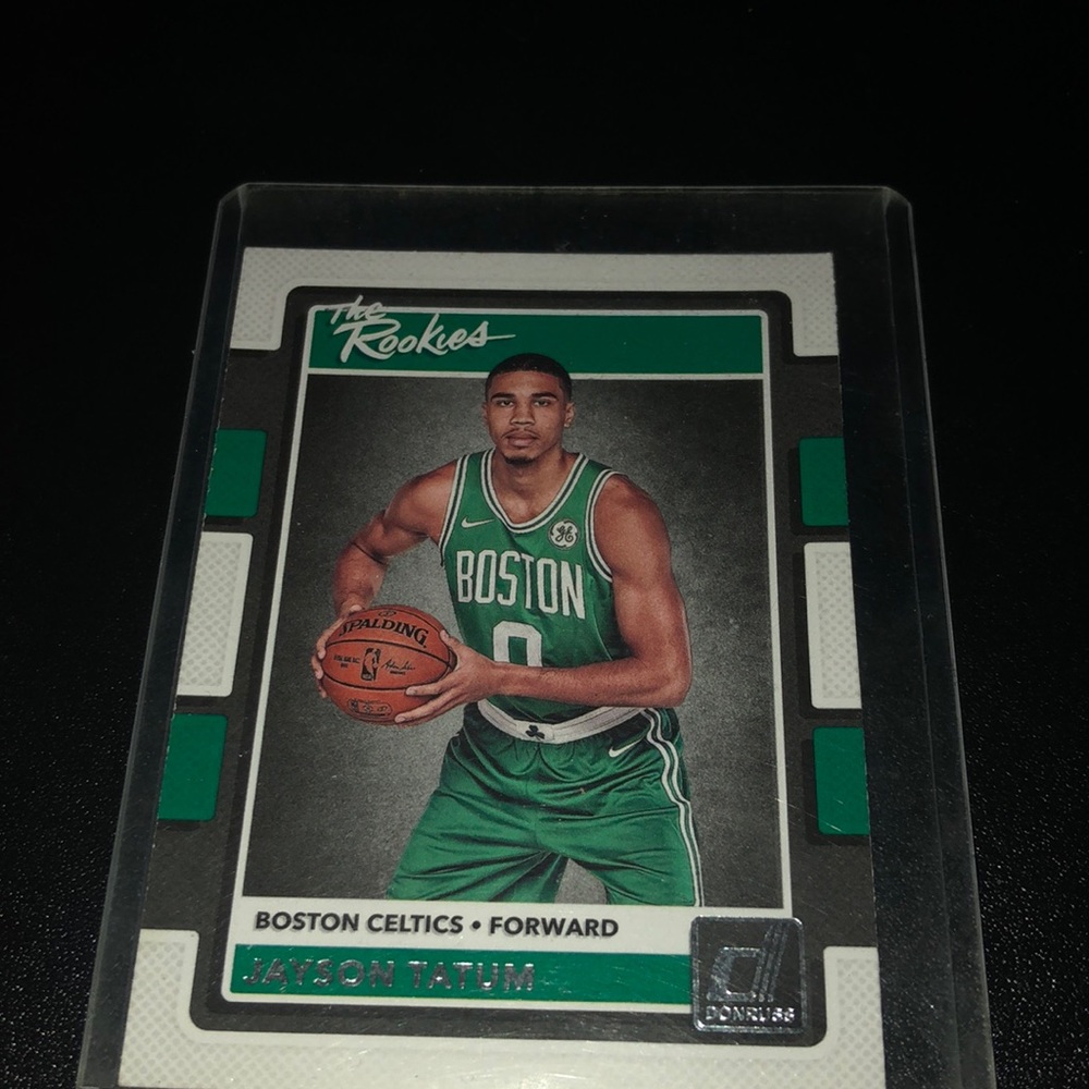 Jayson Tatum rookie basketball card